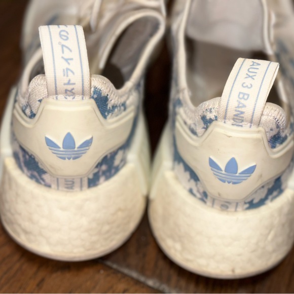 Womens Adidas Running Shoes nmd R1 CLOUD WHITE/AMBIENT SKY/CLOUD WHITE size 8.5 - Picture 4 of 9
